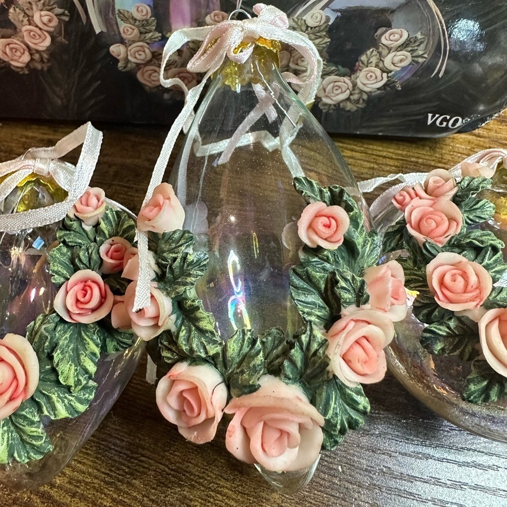 Victorian Christmas Ornament Set of 3 Hand Blown Clear Glass Roses Ribbons​​​ - Picture 9 of 11